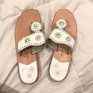 Size 7 NWOB white and platinum Jack Rogers